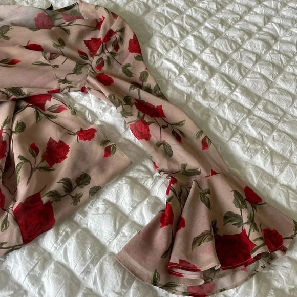 Fame and Partners Red Floral Maxi Dress - Picture 5 of 9